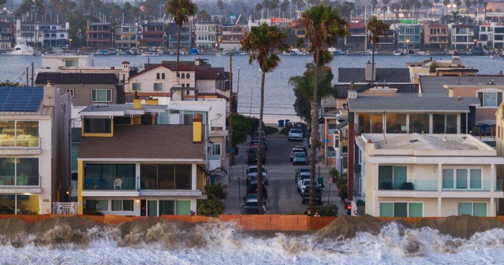 A ‘super’ El Niño is now super likely, leaving California bracing for impact