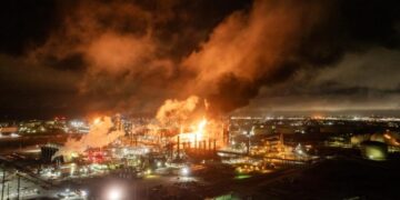 After refinery explosions, California lawmakers move to preserve safety rules