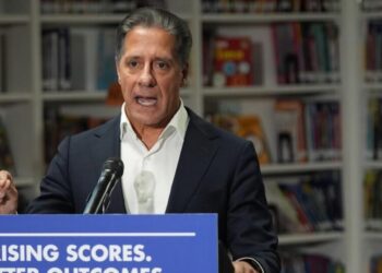 Letters reveal the internal threats that ended Carvalho’s LAUSD tenure