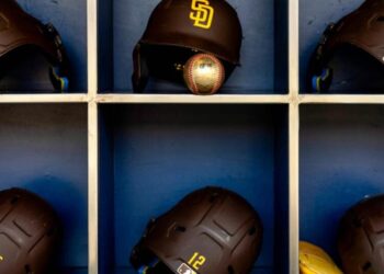 Padres minor league coach released by ICE on bond but still faces deportation to Venezuela