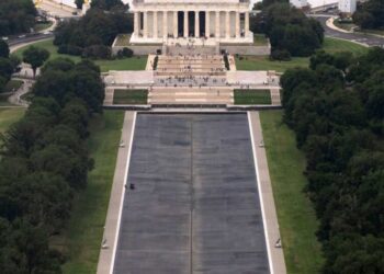 Trump says Pirro ‘folded like an umbrella’ in bid to drop Reflecting Pool vandalism charges