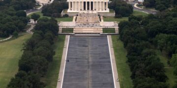 Trump says Pirro ‘folded like an umbrella’ in bid to drop Reflecting Pool vandalism charges