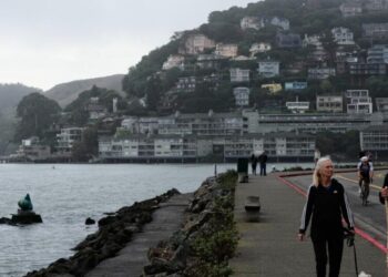 Aging Californians aren’t leaving their longtime homes. It’s worsening the housing crisis