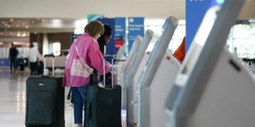It could soon be harder to see the full price of a plane ticket. Here’s why