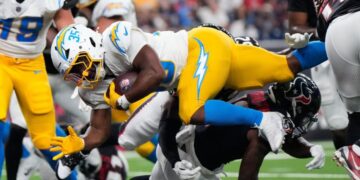 Chargers preseason opener takeaways: Amar Johnson adds intrigue to running back battle