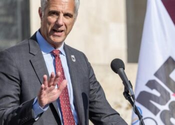L.A. reaches deal on cost recovery for 2028 Olympics, amid warnings about financial risk