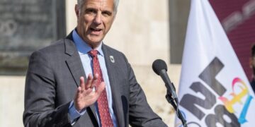 L.A. reaches deal on cost recovery for 2028 Olympics, amid warnings about financial risk