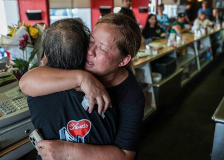 Fans of Heart’s Coffee Shop bid an emotional farewell to the Valley institution after 47 years