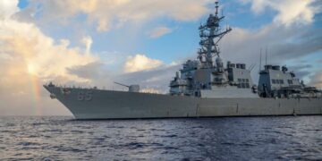 U.S. Navy destroyer with 300 sailors aboard broke down for four days in the Pacific