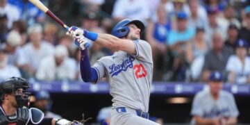 Kyle Tucker finally breaks hitless streak in Dodgers’ win, searches for light in dark season