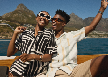 4 Signs Your ‘Vacation Mirage’ Could Turn Into a Real Relationship, According to an Expert
