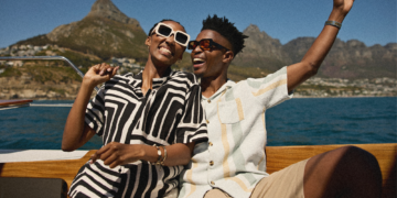 4 Signs Your ‘Vacation Mirage’ Could Turn Into a Real Relationship, According to an Expert