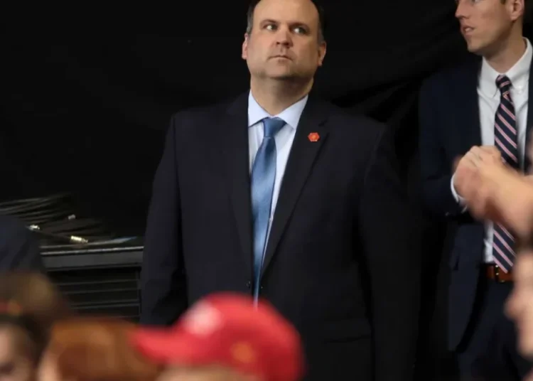‘You’re dead to us’: White House henchman’s cryptic tirade leaves Trump world guessing