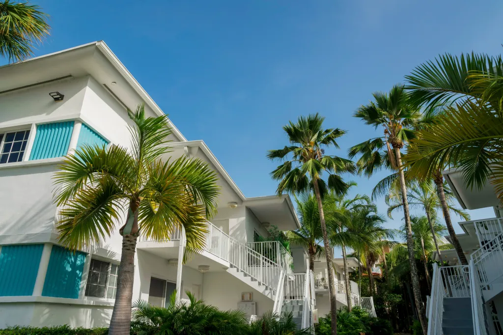 As cash buyers retreat, mortgage-dependent buyers may finally be getting a little more room to compete.