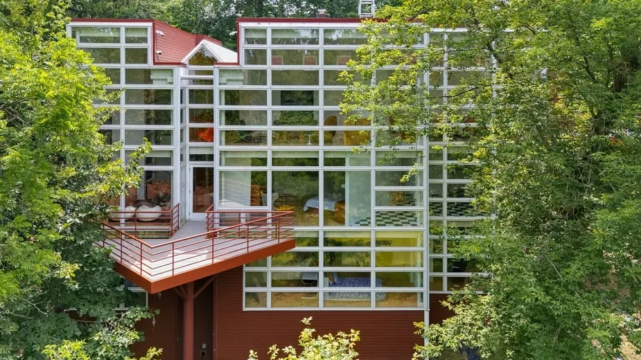 Architect Kenneth Neumann's upside-down house.