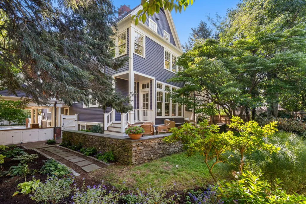 Top chef, top spy Julia Child lived in this garden-style home for 40 years.