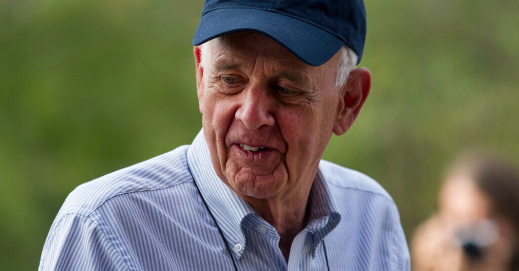 Wendell Berry, Writer Who Extolled America’s Agrarian Past, Dies at 92