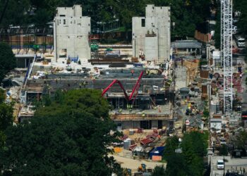 Supreme Court clears way for White House ballroom construction to continue