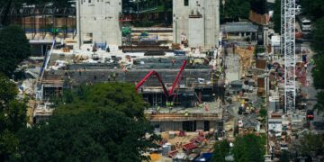 Supreme Court clears way for White House ballroom construction to continue