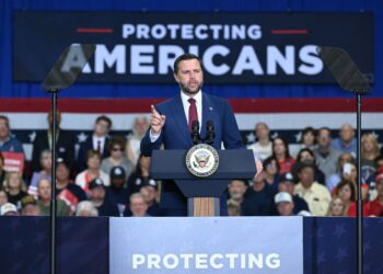 Some Jewish Republicans bashed JD Vance. He went to speak to them in person.