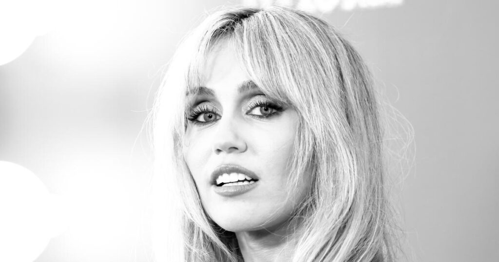 Did Miley Cyrus just go mononymous? The pop star appears to have changed her name