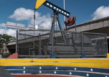 Trump’s ‘biggest oil deal in world history’ in Venezuela reeks of ‘colonial cronyism’ and could easily fall apart, experts say
