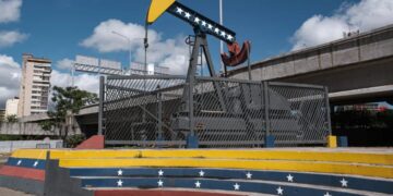 Trump’s ‘biggest oil deal in world history’ in Venezuela reeks of ‘colonial cronyism’ and could easily fall apart, experts say