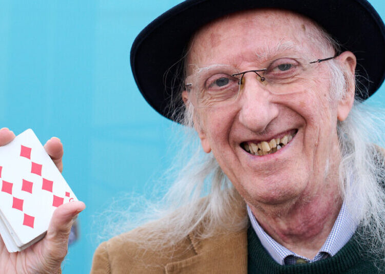 Juan Tamariz, Master Magician of Misdirection and Joy, Dies at 83