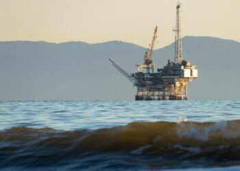 To stop Trump’s pillaging, ‘vote the ocean’ this fall
