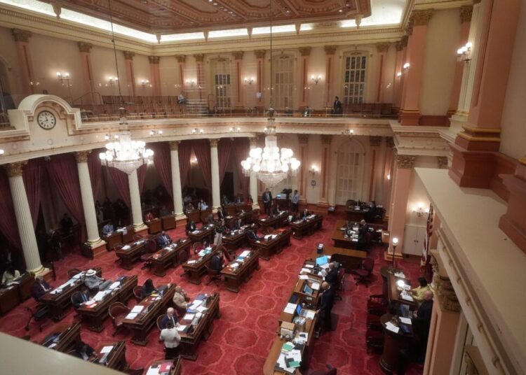 California passes restrictions on teen use of social media