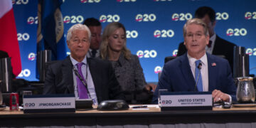 Trump Defends Hosting Russia at G20 as Europeans Voice Disapproval