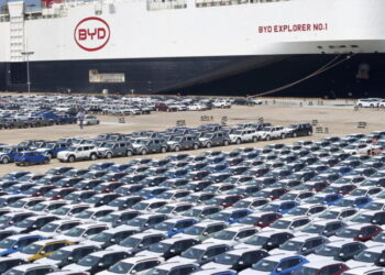 China’s breakneck electric car boom hits a regulatory speed bump