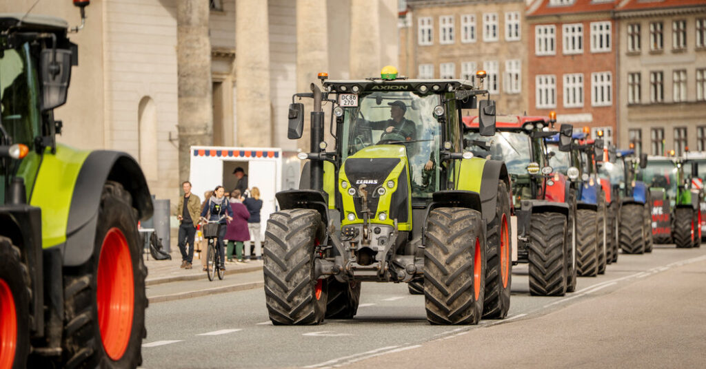 Tractors Clog Copenhagen as Farmers Protest Fertilizer Restrictions