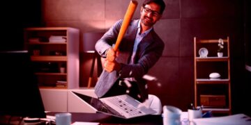 Employees Absolutely Loath AI in the Workplace, Survey Finds