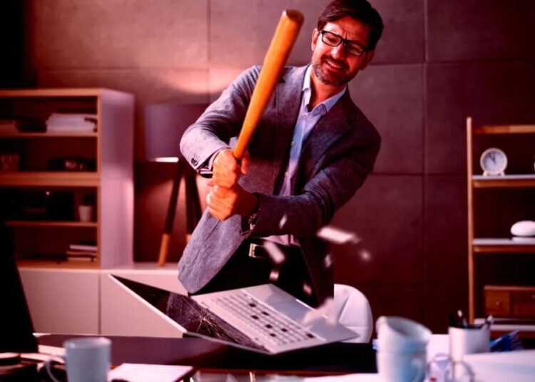 Employees Absolutely Loath AI in the Workplace, Survey Finds