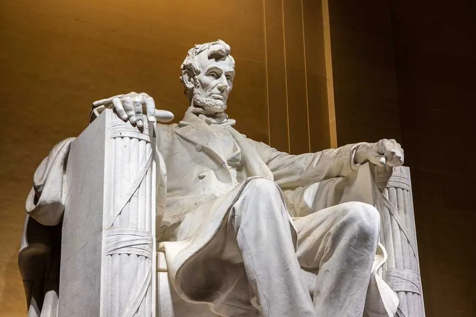 Trump can now ‘behead the Lincoln Memorial’ after ballroom ruling: ex-DHS insider