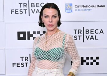 Debi Mazar Says ‘Entourage’ Set Became ‘Toxic’ After Her 2nd Baby: ‘They Didn’t Like That I Got Fat’