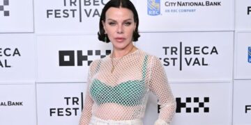 Debi Mazar Says ‘Entourage’ Set Became ‘Toxic’ After Her 2nd Baby: ‘They Didn’t Like That I Got Fat’