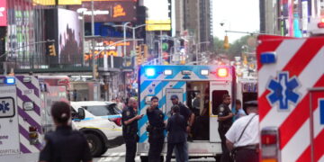 As Families Mourn, Police Seek Answers in Fatal Times Square Incident