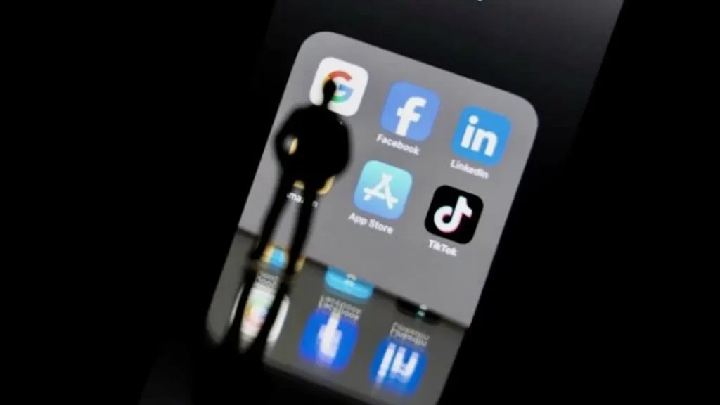 Outrage after another ‘spineless’ tech giant bends a knee to Trump’s demand: ‘Cowards’