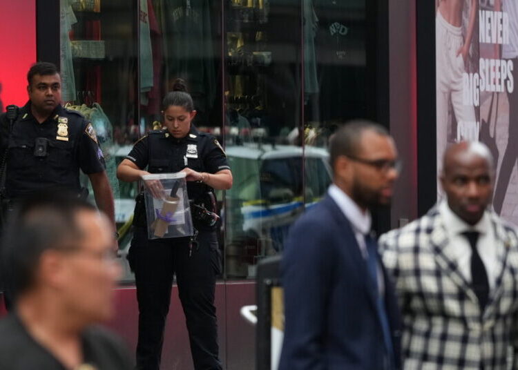 Times Square Police Shooting Was Justified but Risky, Some Experts Say