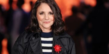 Julia Louis-Dreyfus Admits She Was Never a ‘Friends’ Fan: ‘I’ve Seen Bits and Bobs’
