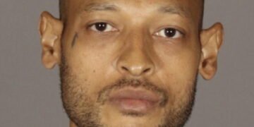 Notorious crouching sniffer known throughout Glendale and Burbank is arrested again
