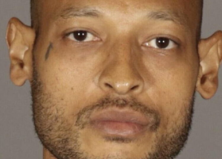Notorious crouching sniffer known throughout Glendale and Burbank is arrested again
