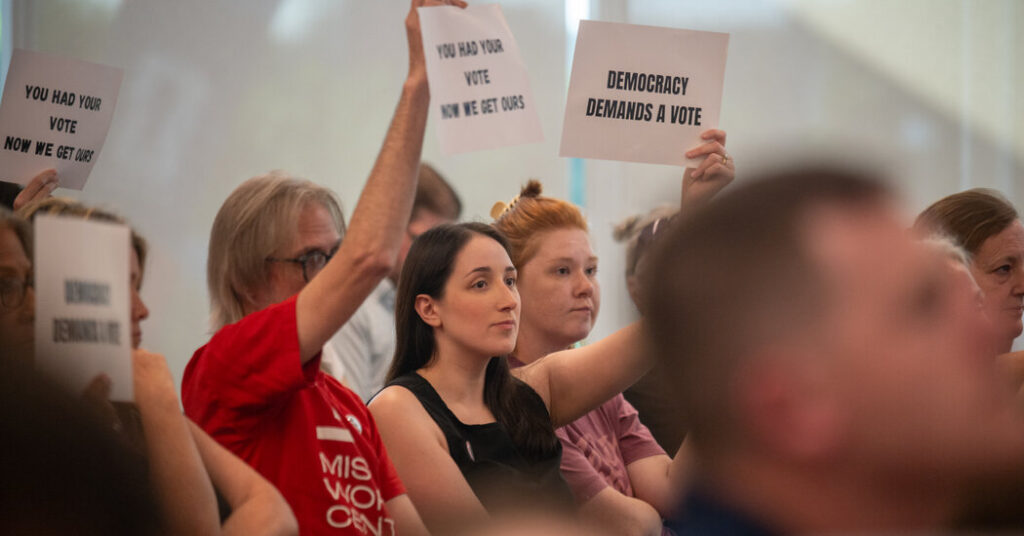 Missouri Voters Appear to Recall City Councilman Over Data Center Support