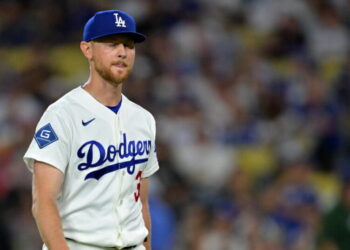 Sluggish Dodgers open homestand with lopsided loss to Cardinals
