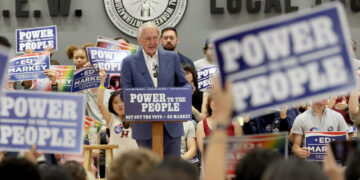 Democrats’ battle over establishment figures heads to New Hampshire