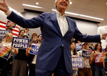 80-Year-Old Sen. Ed Markey Holds Off Younger Challenger in Democratic Primary