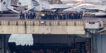 USS Abraham Lincoln docks in Thailand after 9 months at sea