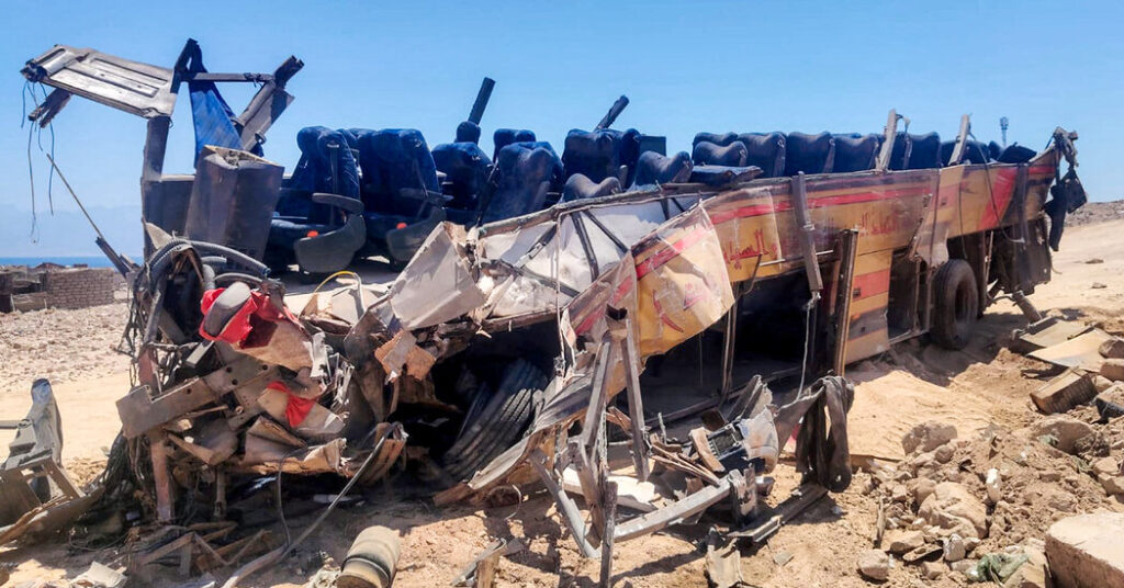 Bus Crash in Egypt Kills at Least 22